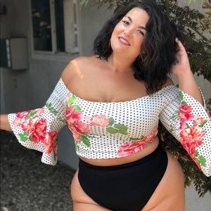 Off the shoulder floral crop Size L/XL